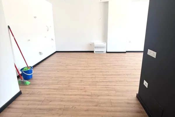 Shtepi me qera Apartament ne Tirane, 1+1, Mobilimi Bosh, pa mobiluar, Pagesa 65,000  Leke.