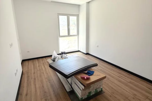 Shtepi me qera Apartament ne Tirane, 1+1, Mobilimi Bosh, pa mobiluar, Pagesa 65,000  Leke.