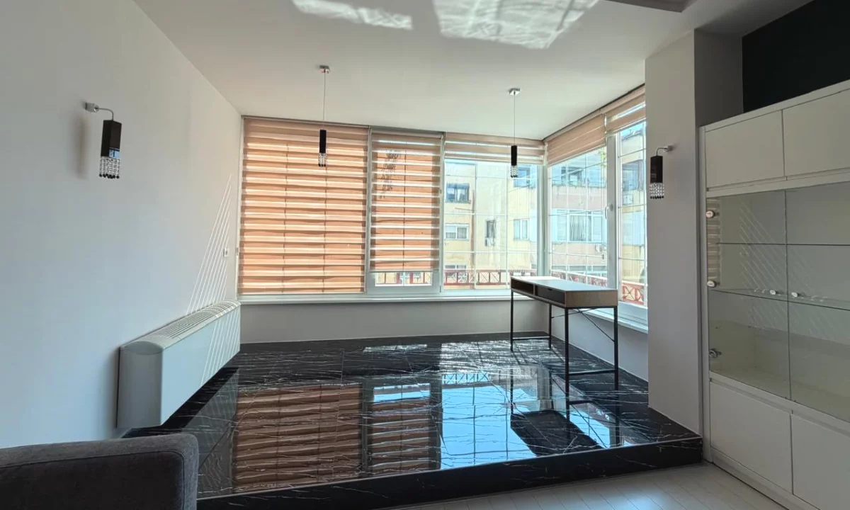 Shtepi me qera Apartament ne Tirane, 2+1, Mobilimi Pjeserisht e mobiluar, Pagesa 100,000  Leke.