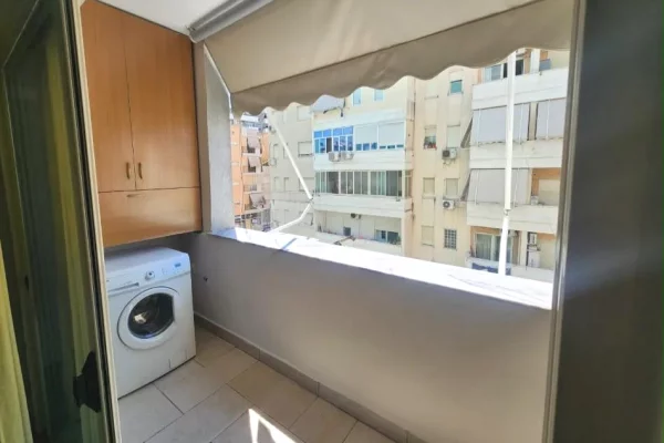Shtepi me qera Apartament ne Tirane, 2+1, Mobilimi E mobiluar, Pagesa 80,000  Leke.