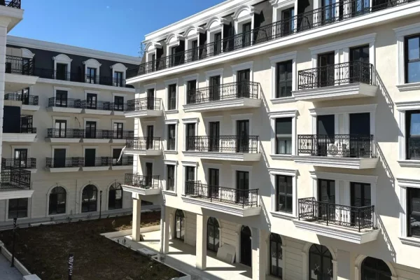Shtepi ne shitje Apartament ne Tirane, Garsoniere, Mobilimi Bosh, pa mobiluar, Pagesa 92,400  Euro.