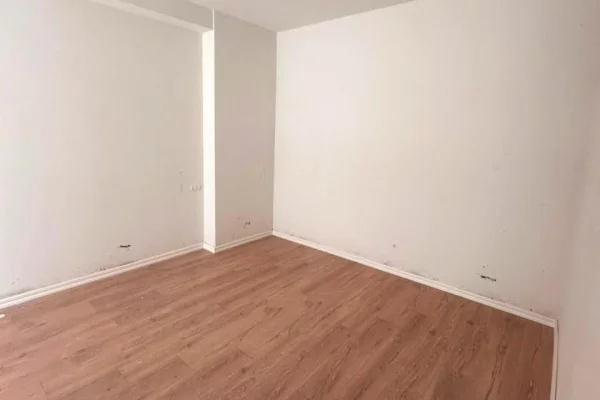Shtepi ne shitje Apartament ne Tirane, 2+1, Mobilimi Bosh, pa mobiluar, Pagesa 150,000  Euro.