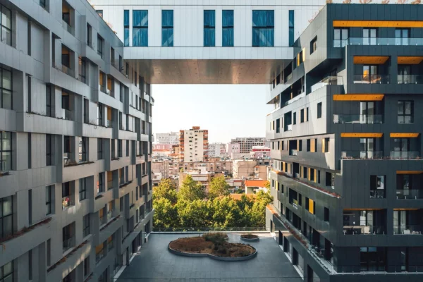 🏢🔥 SHITET AMBIENT KOMERCIAL – SQUARE 21, TIRANE