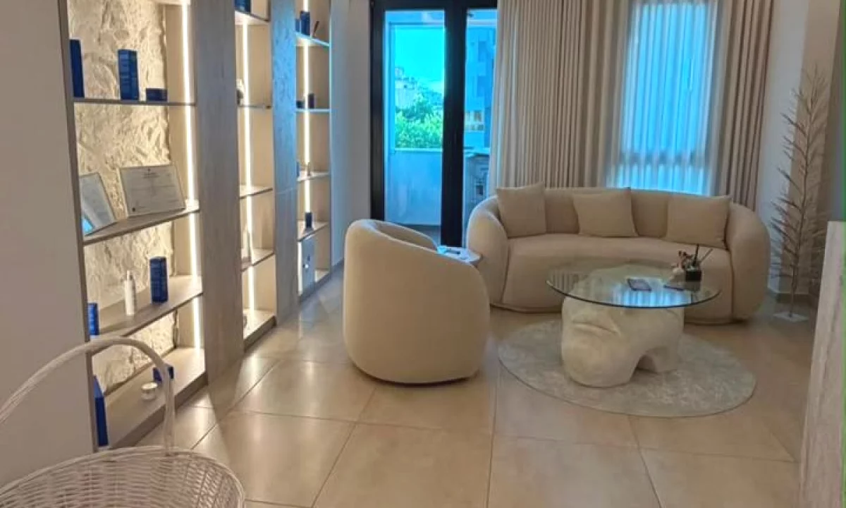 🏢 JEPET ME QIRA AMBIENT ZYRE – SQUARE 21, RRUGA E KAVAJES
