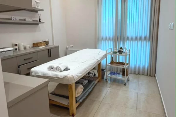 🏢 JEPET ME QIRA AMBIENT ZYRE – SQUARE 21, RRUGA E KAVAJES