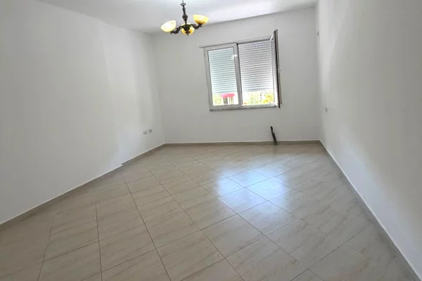 Shtepi ne shitje 2+1 ne Tirane - 270,000 Euro
