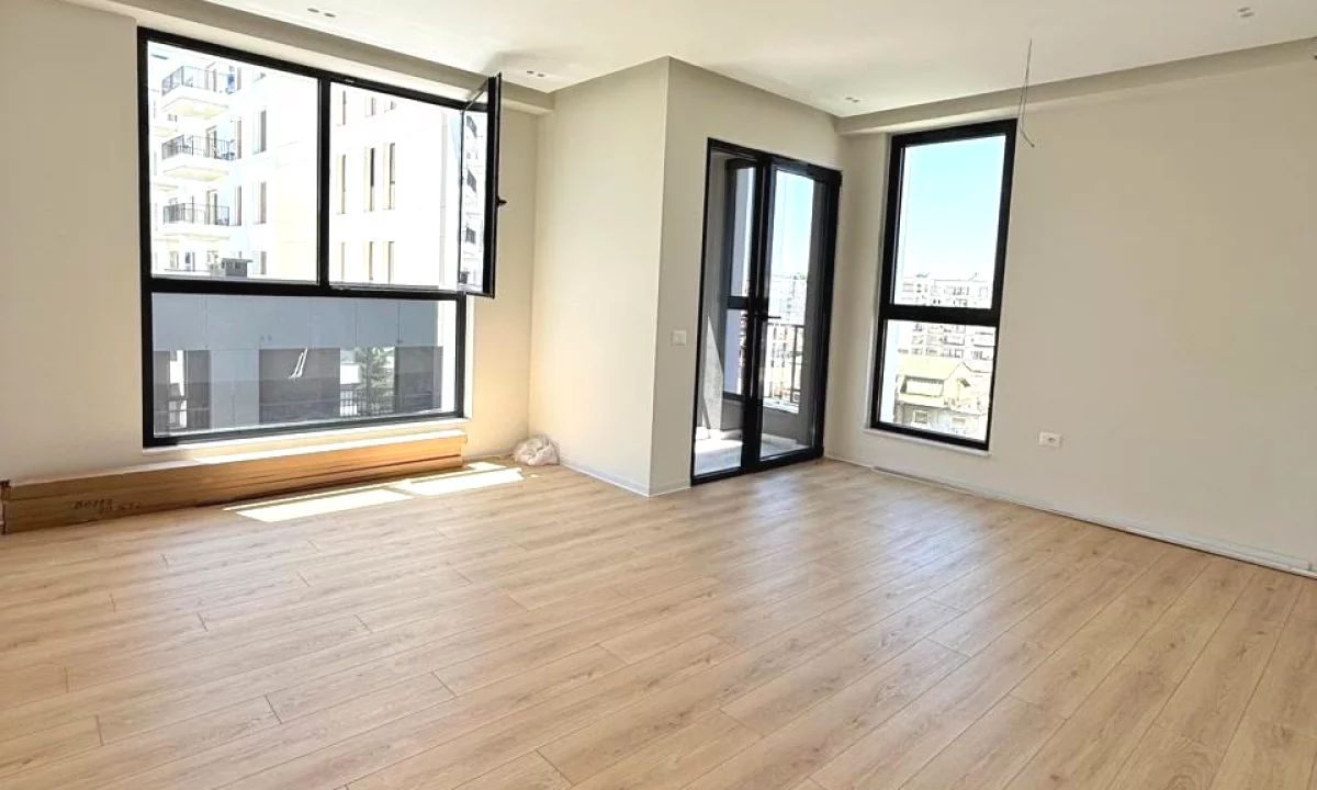 Shtepi ne shitje Apartament ne Tirane, 2+1, Mobilimi Bosh, pa mobiluar, Pagesa 245,000  Euro.