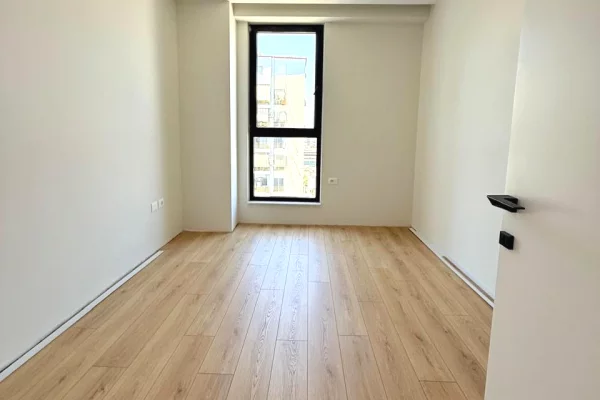 Shtepi ne shitje Apartament ne Tirane, 2+1, Mobilimi Bosh, pa mobiluar, Pagesa 245,000  Euro.