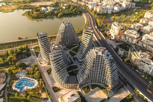 Shtepi ne shitje Apartament ne Tirane, 2+1, Mobilimi Bosh, pa mobiluar, Pagesa 521,300  Euro.