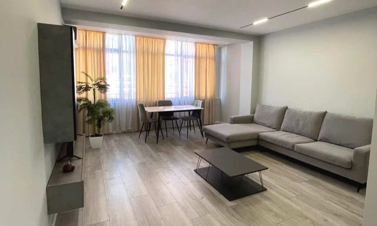 House for Sale Apartment in Tirana, 1+1, Furniture Furnished, Payment 310,000  Leke.