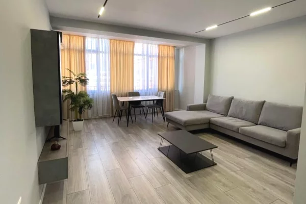 House for Sale 1+1 in Tirana - 310,000 Leke