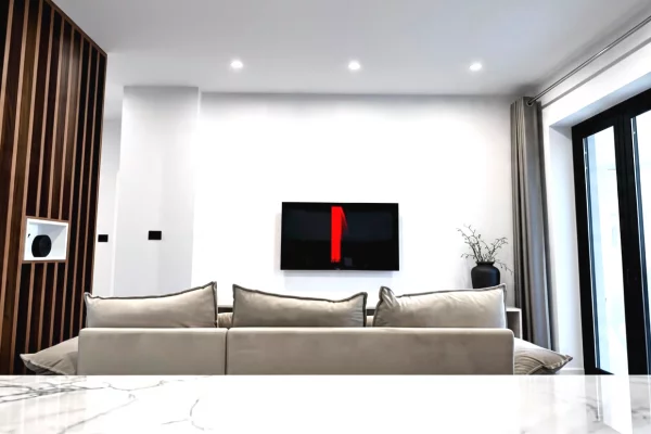 Shtepi me qera Apartament ne Tirane, 2+1, Mobilimi E mobiluar, Pagesa 85,000  Leke.