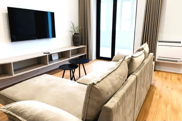 Shtepi me qera Apartament ne Tirane, 2+1, Mobilimi E mobiluar, Pagesa 85,000  Leke.