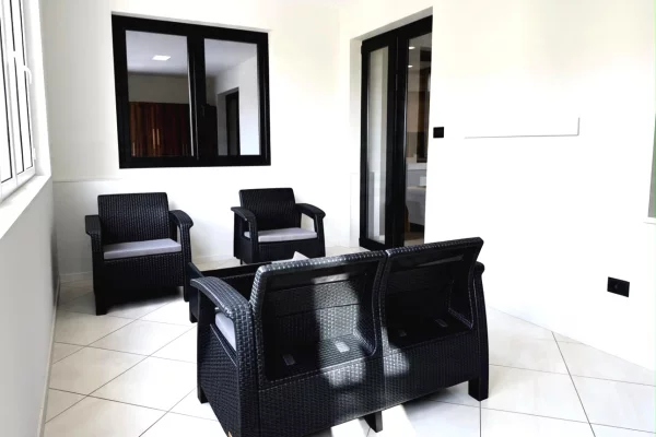 Shtepi me qera Apartament ne Tirane, 2+1, Mobilimi E mobiluar, Pagesa 85,000  Leke.
