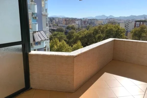 Shtepi me qera 2+1 ne Tirane - 700 Euro