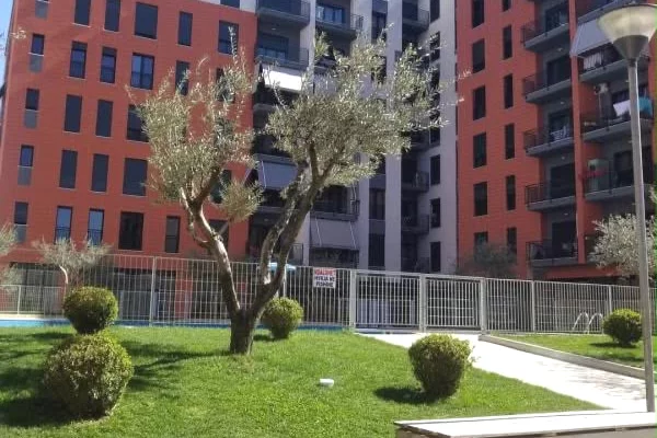 🏢 AMBIENT BIZNESI ME QIRA – GREEN CITY | UNAZA E RE