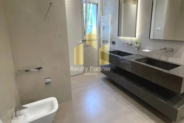 Shtepi me qera Apartament ne Tirane, 2+1, Mobilimi E mobiluar, Pagesa 2,000  Euro.