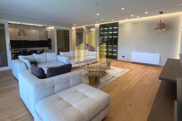 Shtepi me qera Apartament ne Tirane, 2+1, Mobilimi E mobiluar, Pagesa 2,000  Euro.