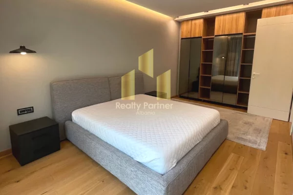 Shtepi me qera Apartament ne Tirane, 2+1, Mobilimi E mobiluar, Pagesa 2,000  Euro.