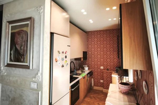 Shtepi me qera Apartament ne Tirane, 2+1, Mobilimi E mobiluar, Pagesa 1,800  Euro.