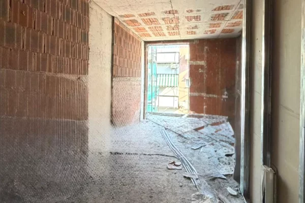Shtepi ne shitje Apartament ne Tirane, 1+1, Mobilimi Bosh, pa mobiluar, Pagesa 304,100  Euro.