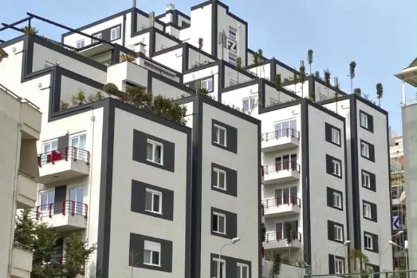 Shtepi ne shitje Apartament ne Tirane, 3+1, Mobilimi Bosh, pa mobiluar, Pagesa 33,800  Leke.