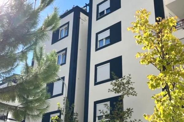 Shtepi ne shitje Apartament ne Tirane, 3+1, Mobilimi Bosh, pa mobiluar, Pagesa 33,800  Leke.