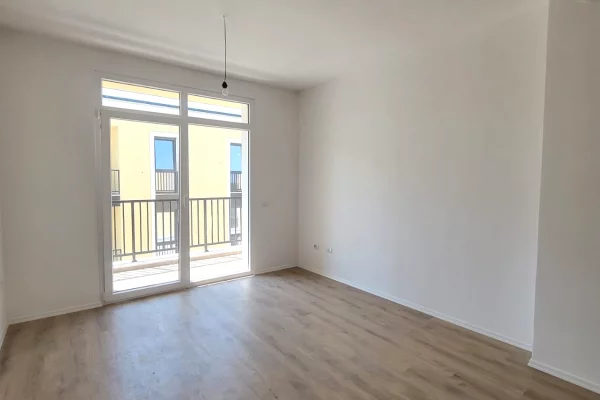 Shtepi ne shitje Apartament ne Tirane, 2+1, Mobilimi Bosh, pa mobiluar, Pagesa 142,600  Euro.