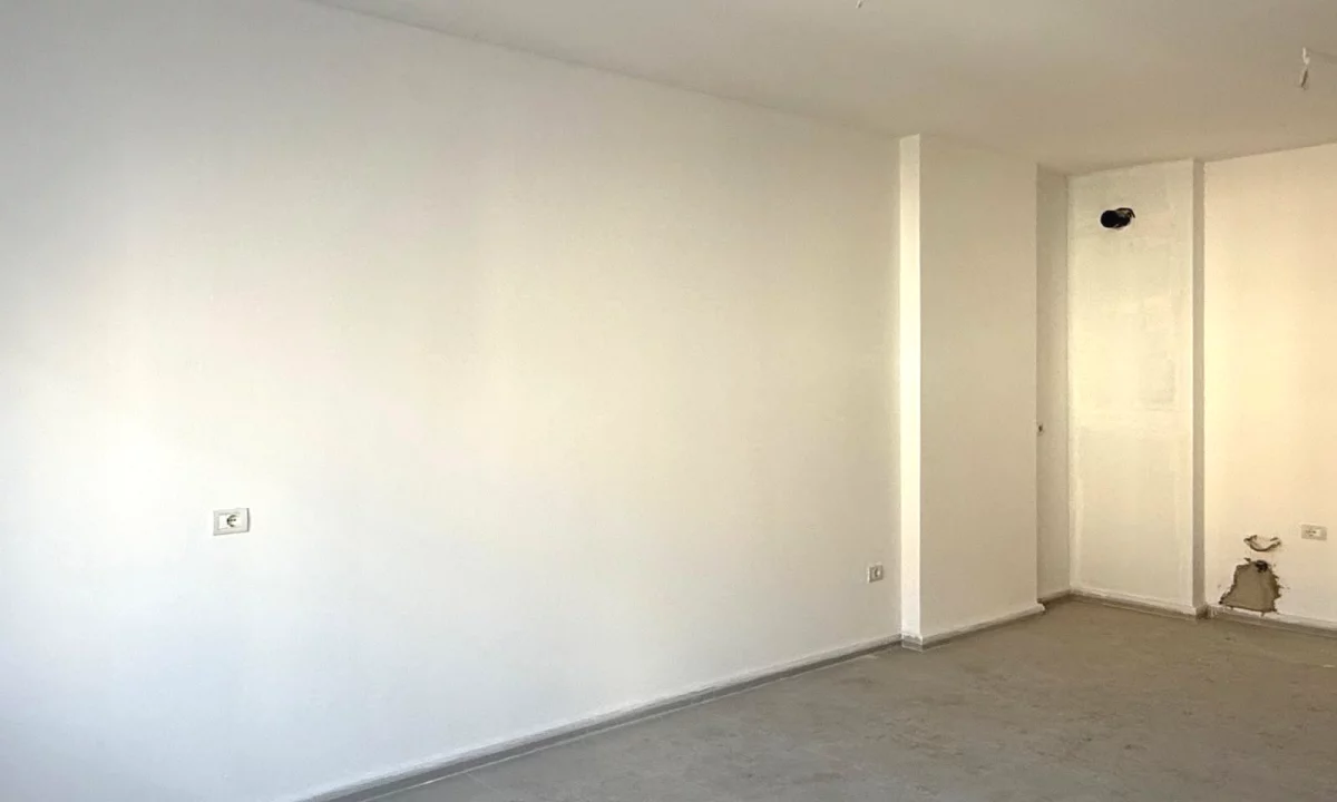 Shtepi ne shitje Apartament ne Tirane, 1+1, Mobilimi Bosh, pa mobiluar, Pagesa 210,714  Euro.