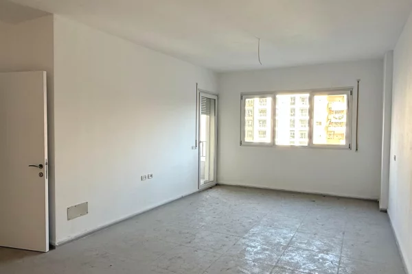 Shtepi ne shitje Apartament ne Tirane, 1+1, Mobilimi Bosh, pa mobiluar, Pagesa 210,714  Euro.