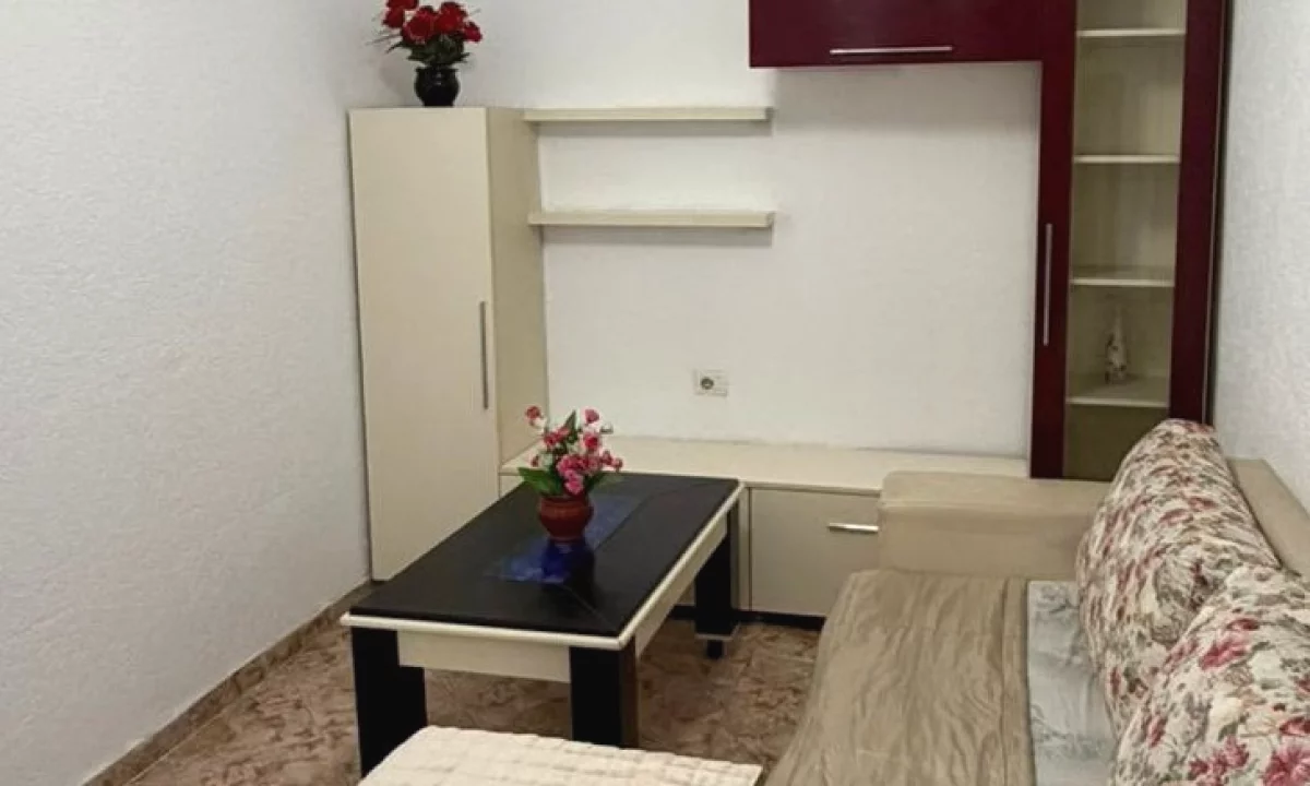 Shtepi me qera Apartament ne Tirane, 3+1, Mobilimi E mobiluar, Pagesa 400  Euro.