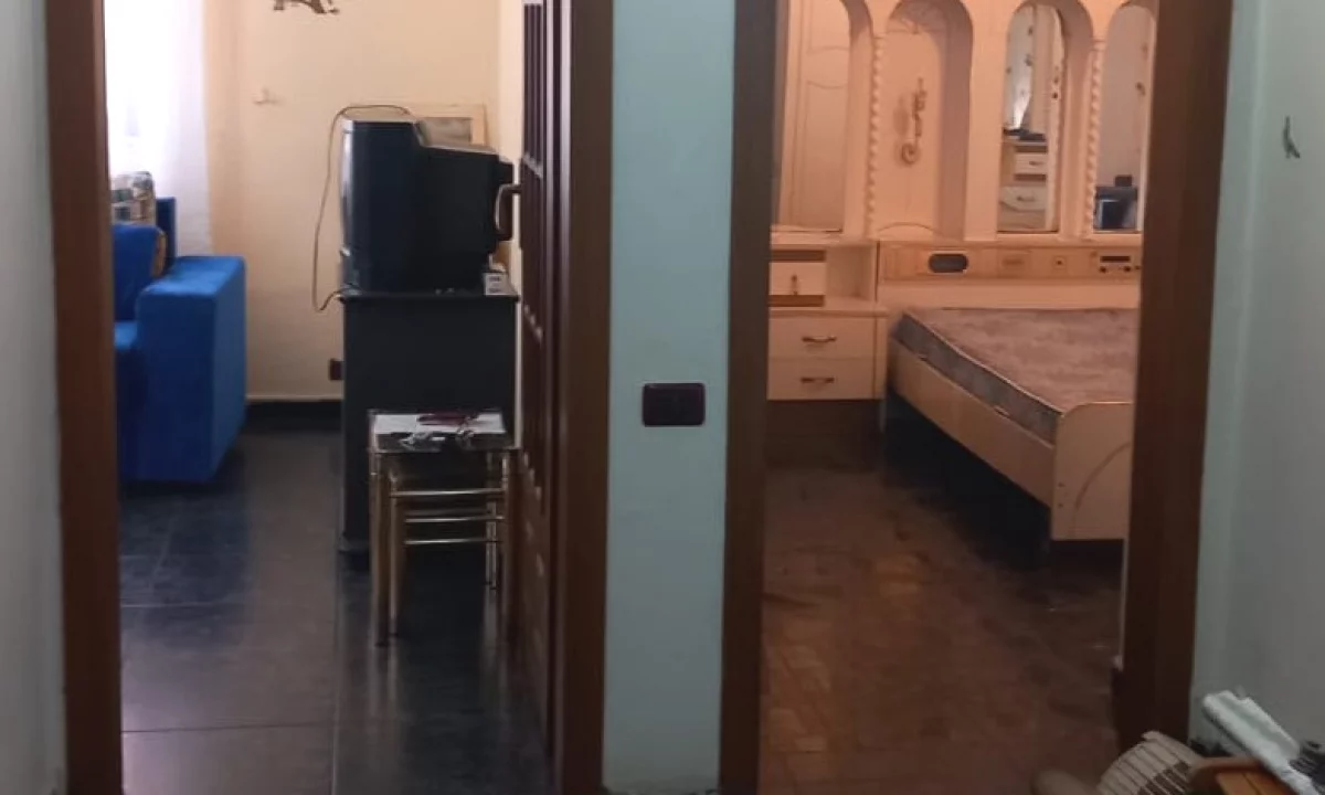 Shtepi me qera Apartament ne Tirane, 2+1, Mobilimi E mobiluar, Pagesa 50,000  Leke.