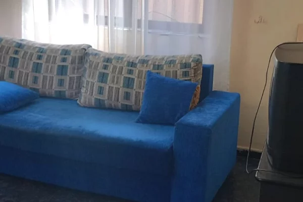 Shtepi me qera Apartament ne Tirane, 2+1, Mobilimi E mobiluar, Pagesa 50,000  Leke.