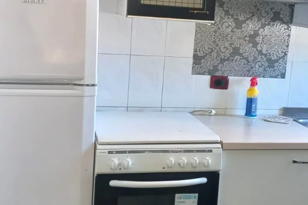 Shtepi me qera Apartament ne Tirane, 2+1, Mobilimi E mobiluar, Pagesa 50,000  Leke.