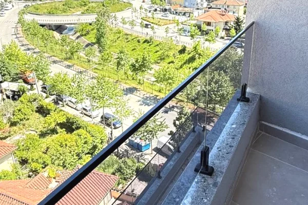 Shtepi ne shitje Apartament ne Tirane, 2+1, Mobilimi Pjeserisht e mobiluar, Pagesa 19,000,000  Leke.