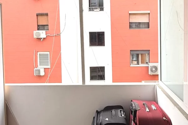 Shtepi ne shitje Apartament ne Tirane, 2+1, Mobilimi E mobiluar, Pagesa 235,000  Euro.