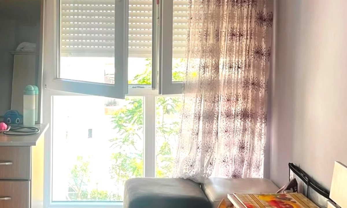 Shtepi ne shitje Apartament ne Tirane, 2+1, Mobilimi E mobiluar, Pagesa 235,000  Euro.