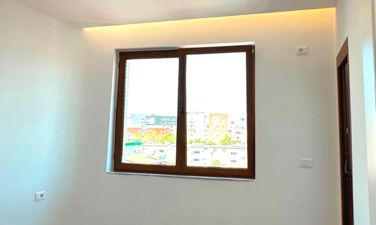 Shtepi ne shitje Apartament ne Tirane, 2+1, Mobilimi Pjeserisht e mobiluar, Pagesa 198,000  Euro.
