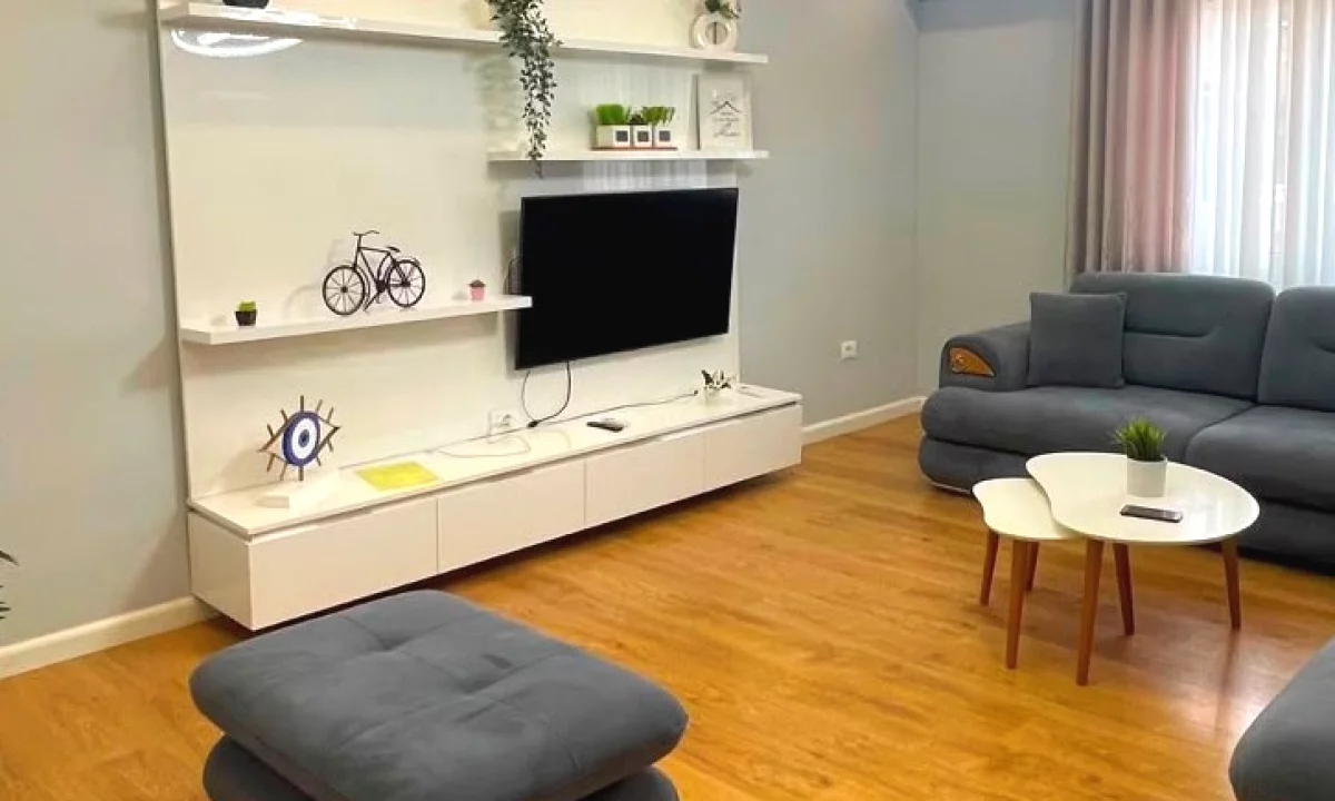 Shtepi me qera Apartament ne Tirane, 2+1, Mobilimi E mobiluar, Pagesa 97,000  Leke.
