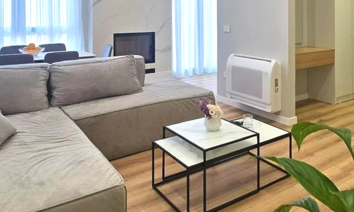 Shtepi me qera Apartament ne Tirane, 1+1, Mobilimi E mobiluar, Pagesa 1,200  Euro.