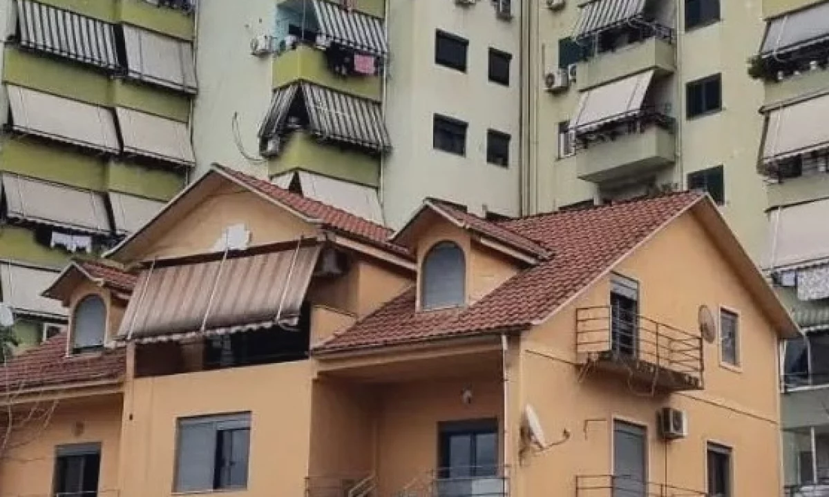 Shtepi me qera Apartament ne Tirane, 2+1, Mobilimi E mobiluar, Pagesa 85,000  Leke.