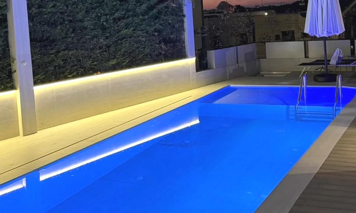 Shtepi me qera Vila Luksoze ne Tirane, 4+1, Mobilimi E mobiluar, Pagesa 4,000  Euro.