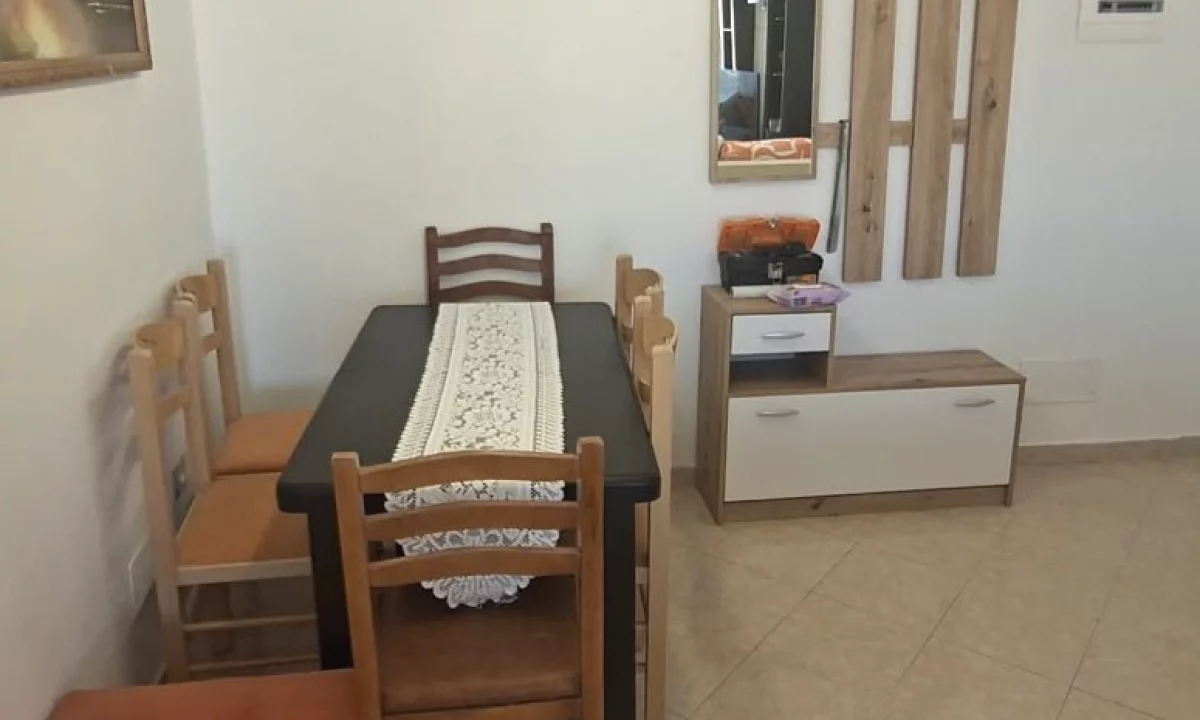 Shtepi me qera Apartament ne Tirane, 2+1, Mobilimi E mobiluar, Pagesa 60,000  Leke.