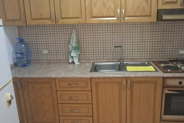Shtepi me qera Apartament ne Tirane, 2+1, Mobilimi E mobiluar, Pagesa 60,000  Leke.