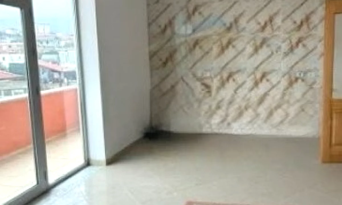Shtepi ne shitje Vila Luksoze ne Tirane, 7+1, Mobilimi Pjeserisht e mobiluar, Pagesa 547,000  Euro.