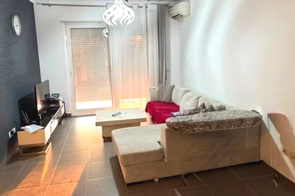 Shtepi me qera Apartament ne Tirane, 2+1, Mobilimi E mobiluar, Pagesa 600  Euro.