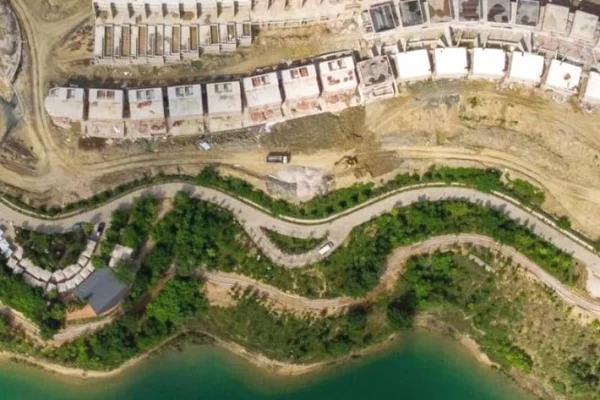 Shtepi ne shitje 2+1 ne Tirane - 260,000 Euro