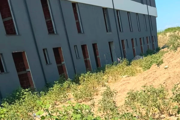 Shtepi ne shitje Duplex(shtepi me 2 kate) ne Durres, 2+1, Mobilimi Bosh, pa mobiluar, Pagesa 265,000  Euro.