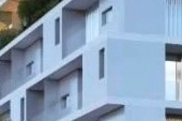 Shtepi ne shitje Apartament ne Tirane, 3+1, Mobilimi Bosh, pa mobiluar, Pagesa 170,300  Euro.