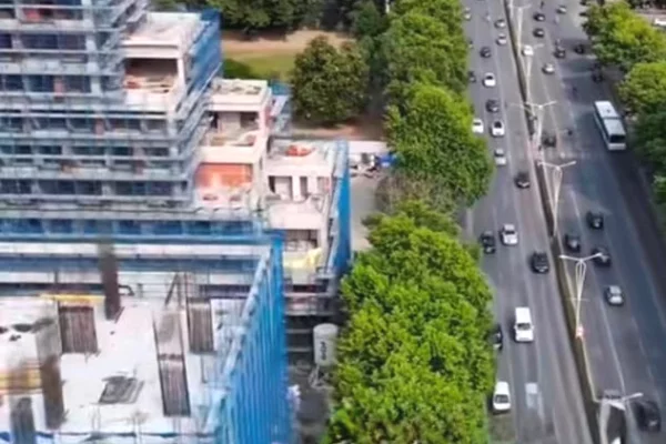 Shtepi ne shitje Apartament ne Tirane, 1+1, Mobilimi Bosh, pa mobiluar, Pagesa 169,300  Euro.